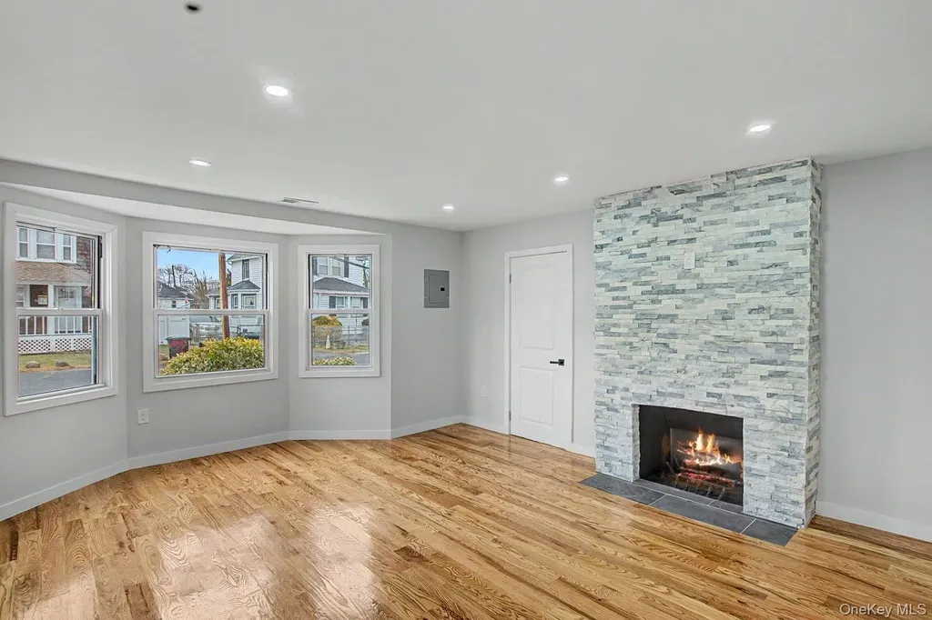 19 West Side Avenue Bay Shore NY 11706