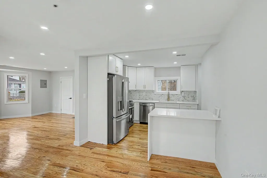 19 West Side Avenue Bay Shore NY 11706