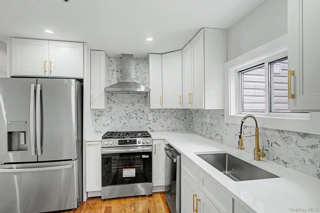 19 West Side Avenue Bay Shore NY 11706