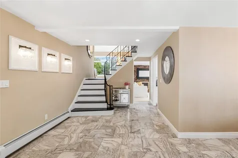 22 Delaware Avenue Jericho NY 11753