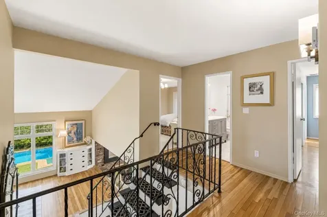 22 Delaware Avenue Jericho NY 11753