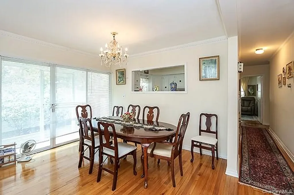 97 Vanderbilt Avenue Manhasset NY 11030