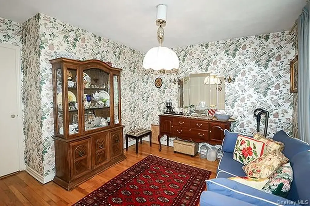 97 Vanderbilt Avenue Manhasset NY 11030