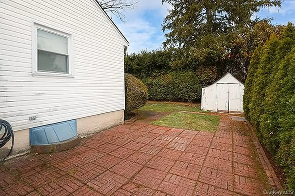 97 Vanderbilt Avenue Manhasset NY 11030