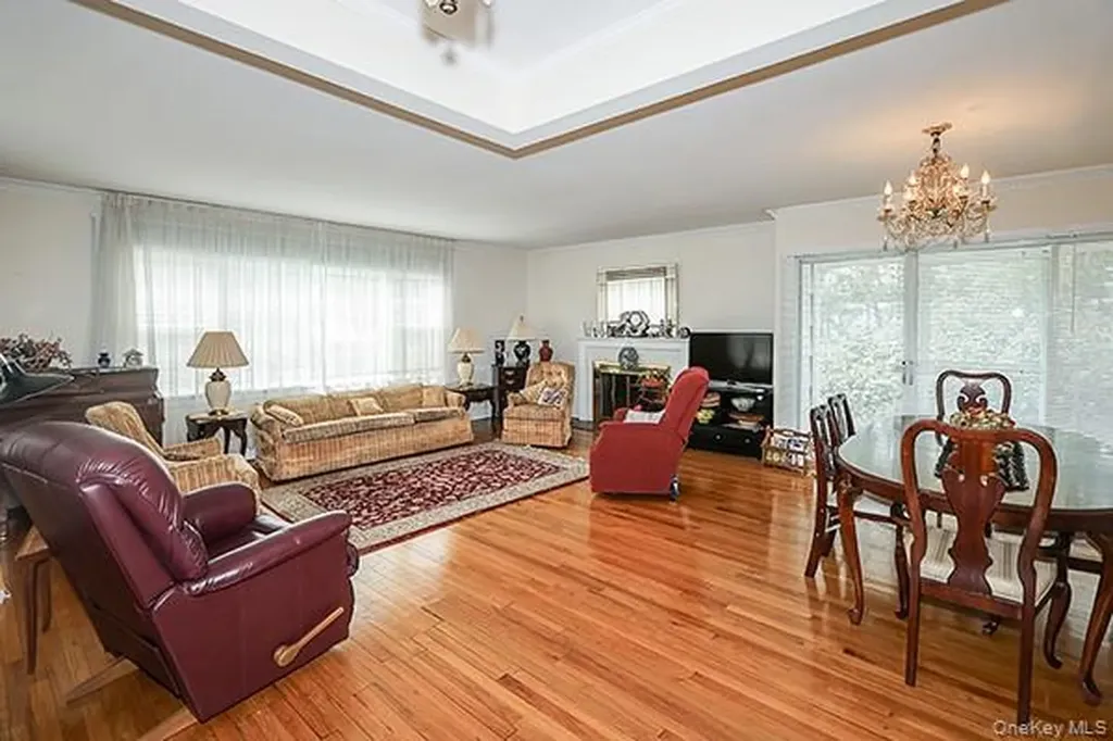 97 Vanderbilt Avenue Manhasset NY 11030