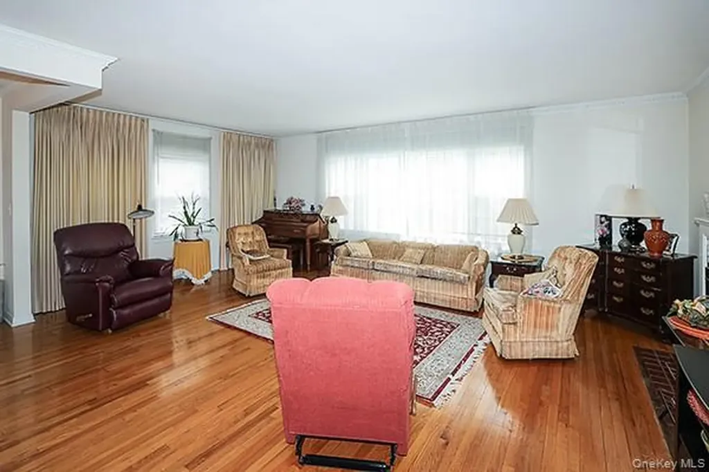 97 Vanderbilt Avenue Manhasset NY 11030