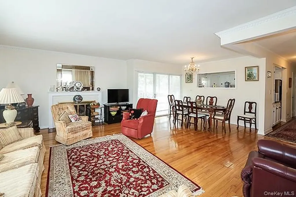 97 Vanderbilt Avenue Manhasset NY 11030