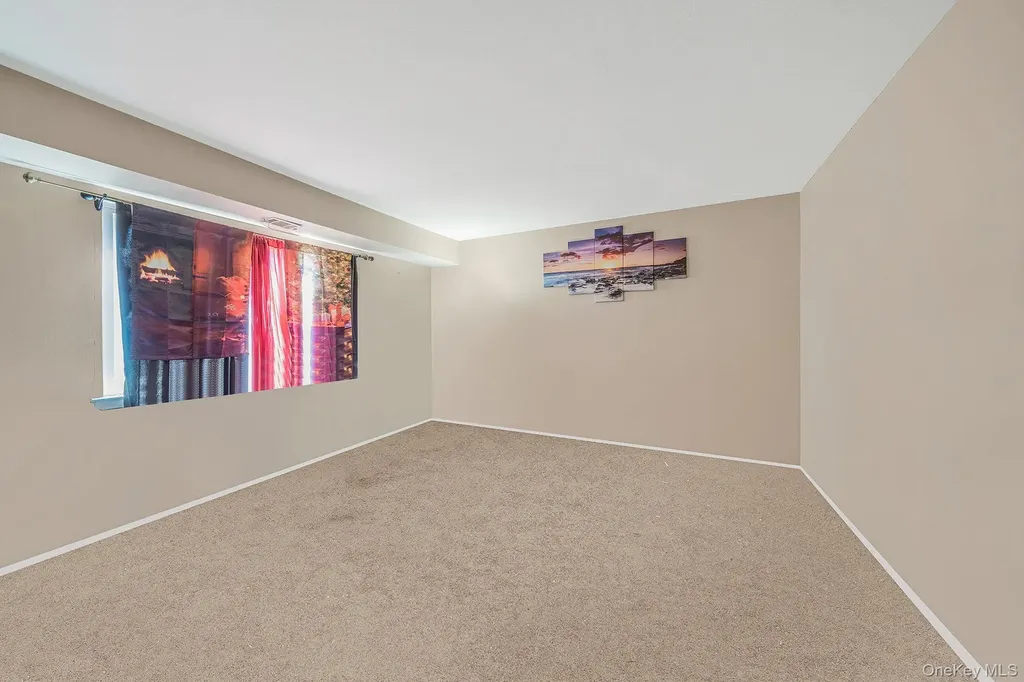 222 Pointe Circle N Coram NY 11727