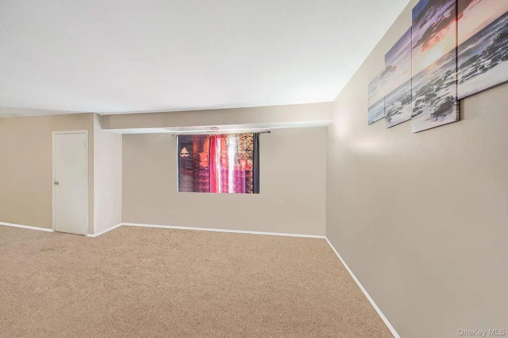 222 Pointe Circle N Coram NY 11727