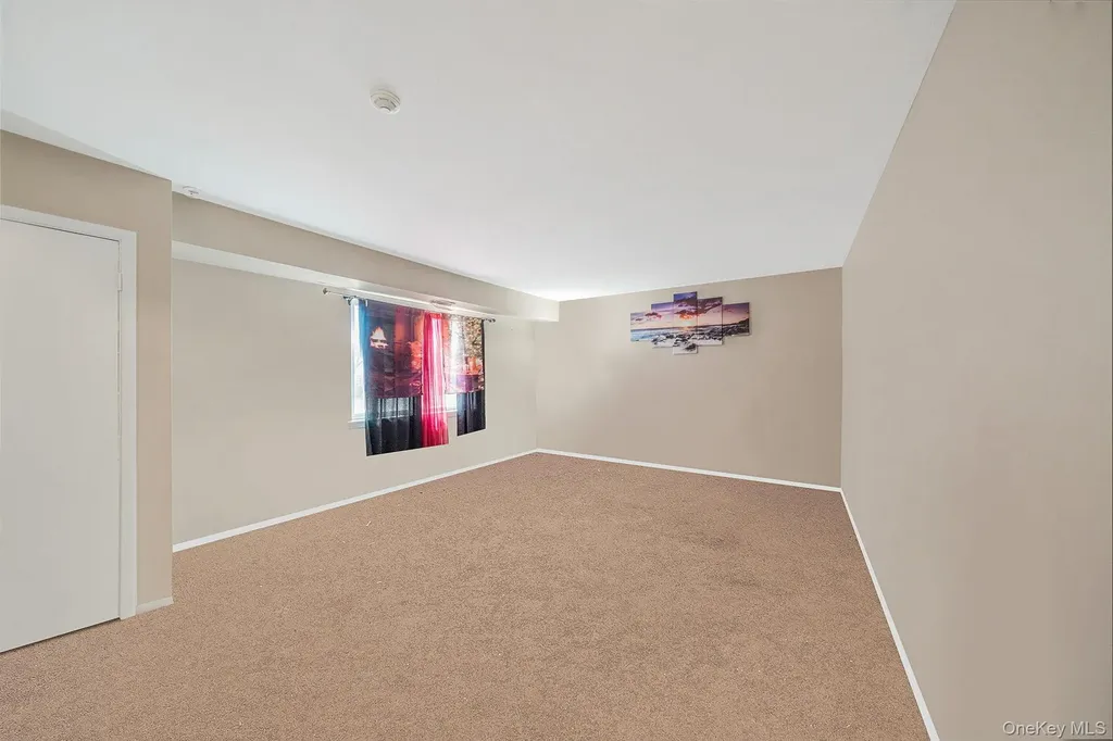 222 Pointe Circle N Coram NY 11727