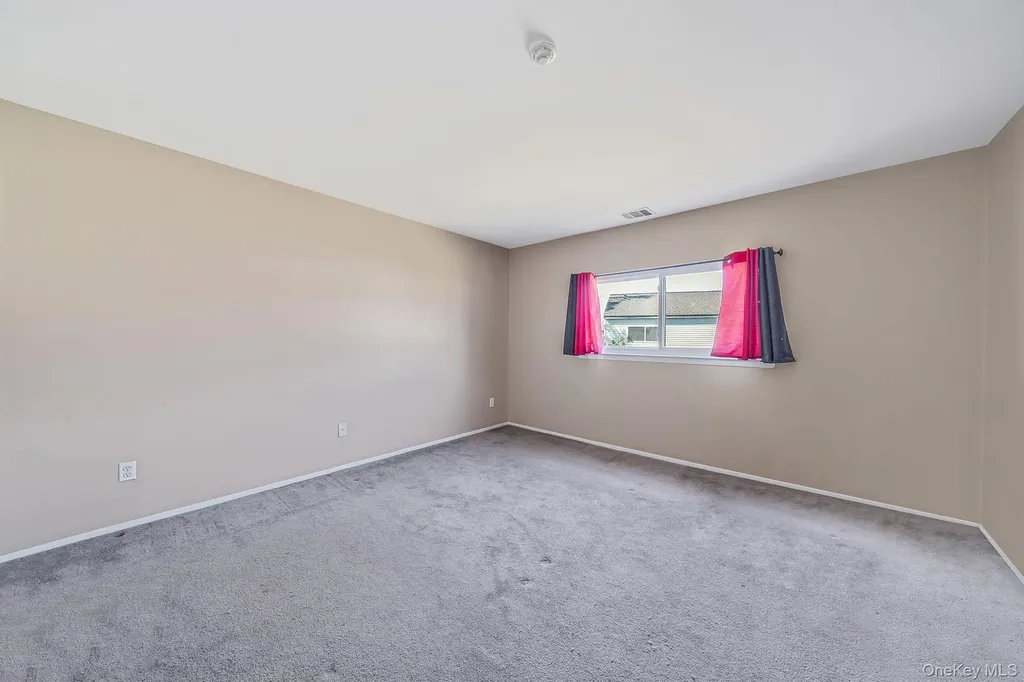 222 Pointe Circle N Coram NY 11727