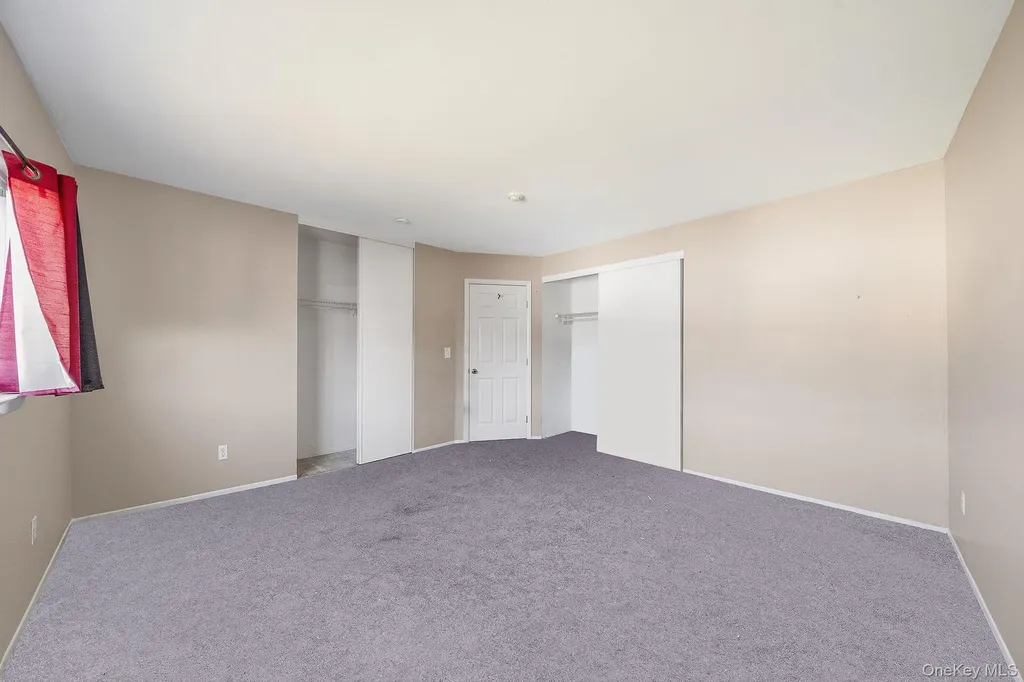 222 Pointe Circle N Coram NY 11727