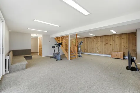 35 Woodcrest Drive Armonk NY 10504