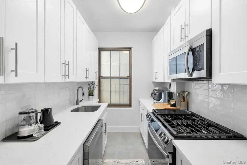 1100 Grand Concourse Bronx NY 10456