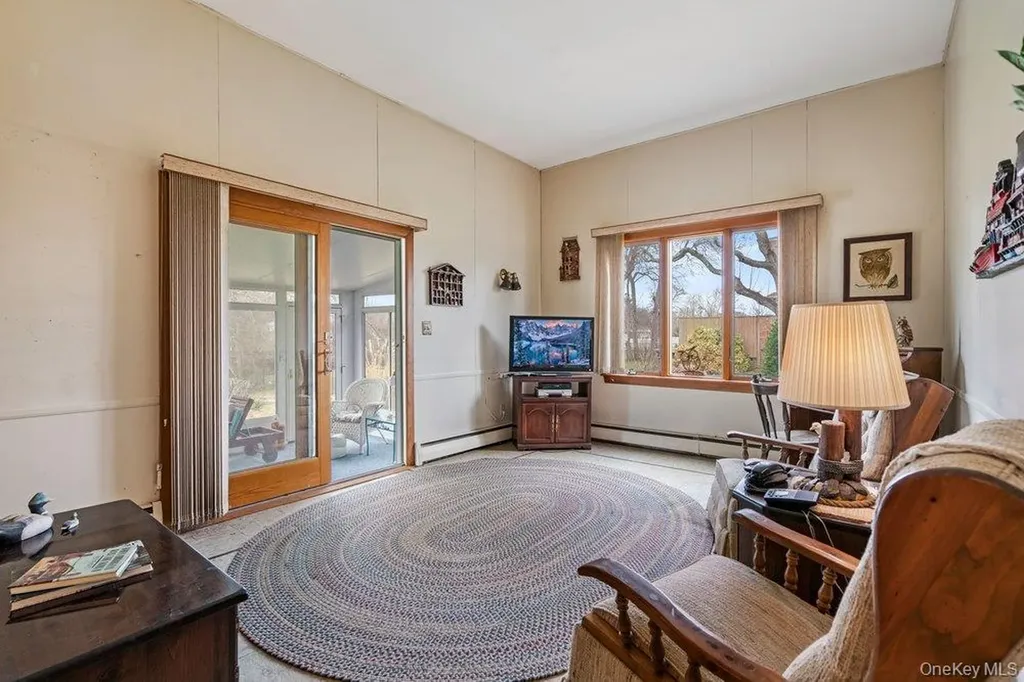 848 Hampshire Road Bay Shore NY 11706
