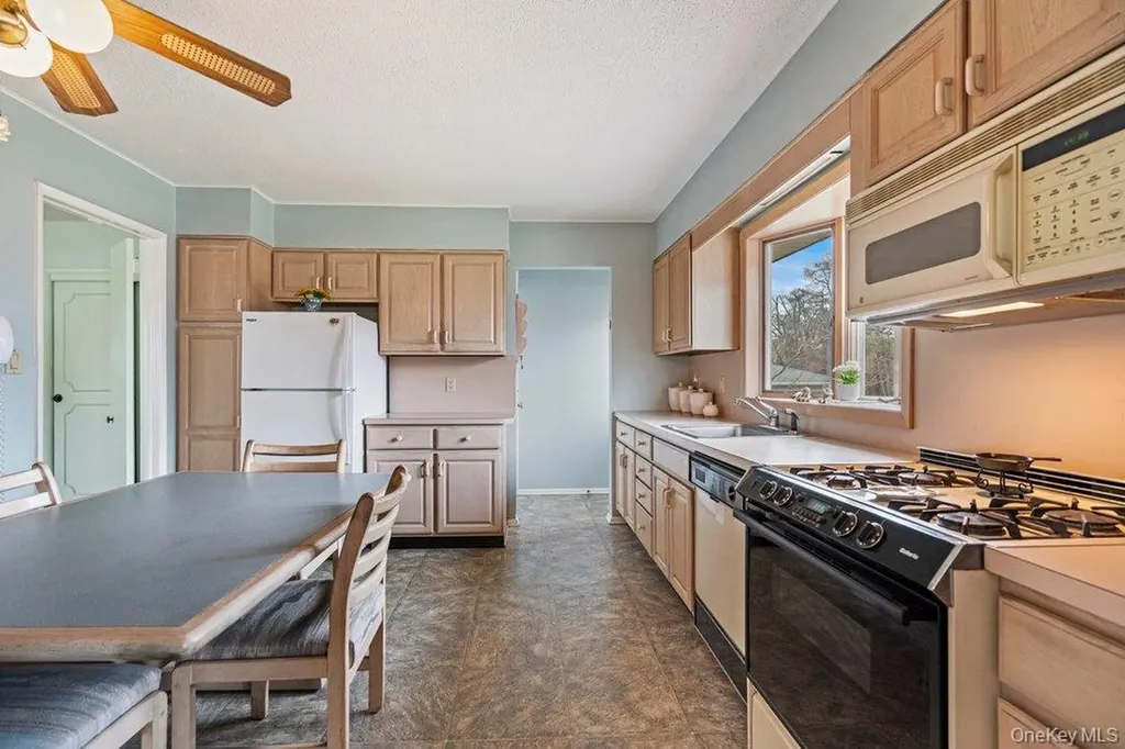 848 Hampshire Road Bay Shore NY 11706