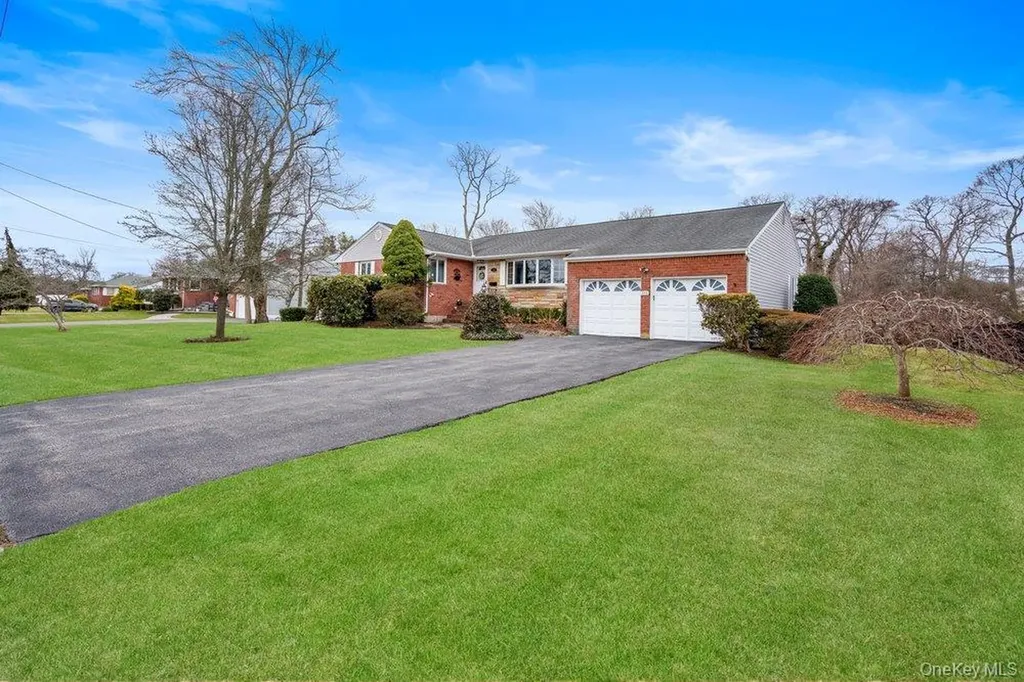 848 Hampshire Road Bay Shore NY 11706