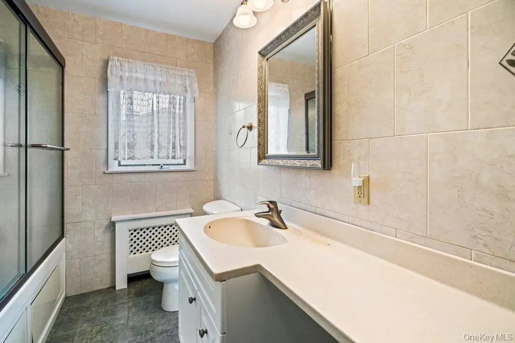 848 Hampshire Road Bay Shore NY 11706