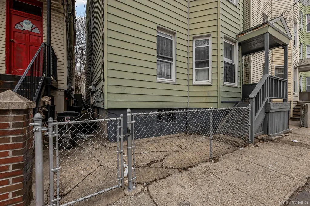 139 Voss Avenue Yonkers NY 10703