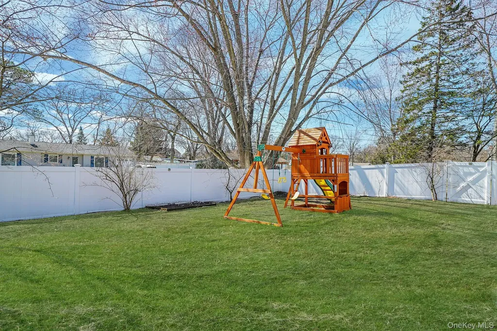 3 Heather Court Centereach NY 11720