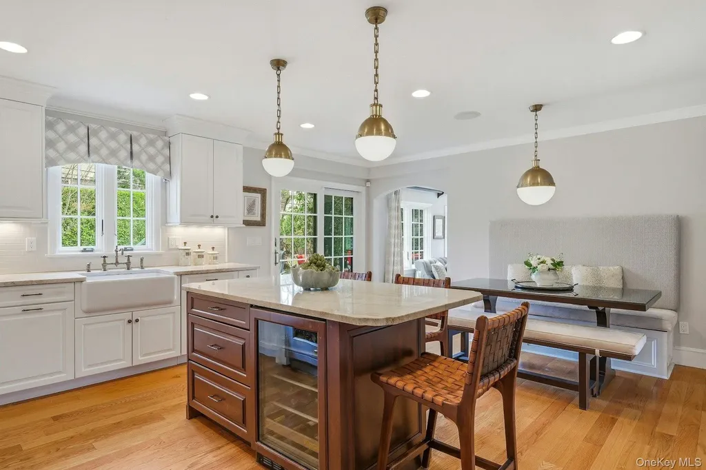 106 Thayer Road Manhasset NY 11030