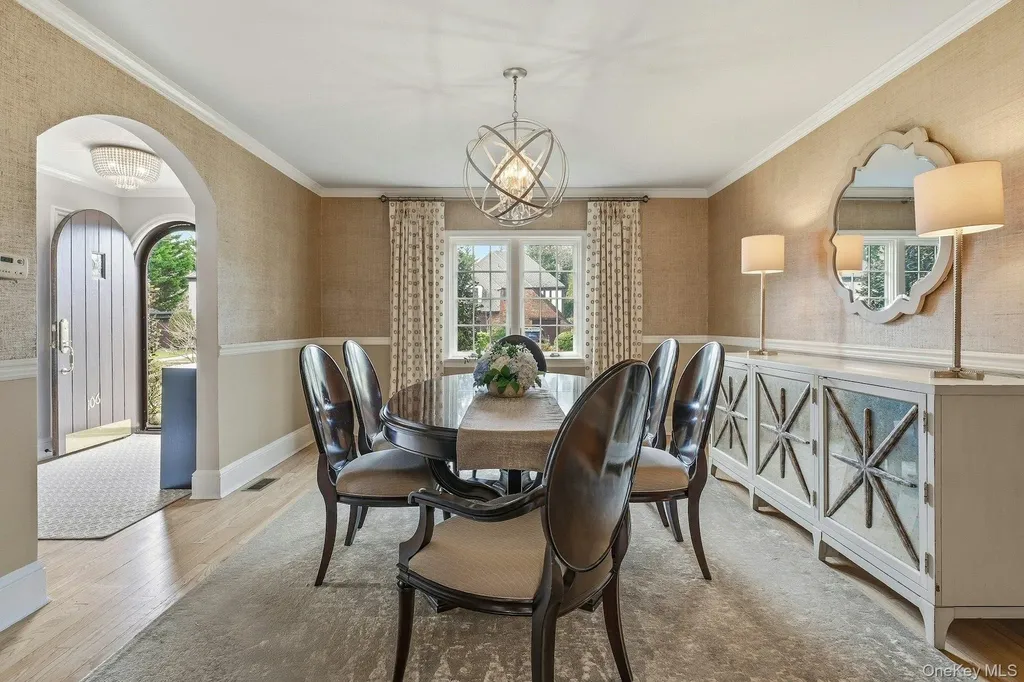 106 Thayer Road Manhasset NY 11030