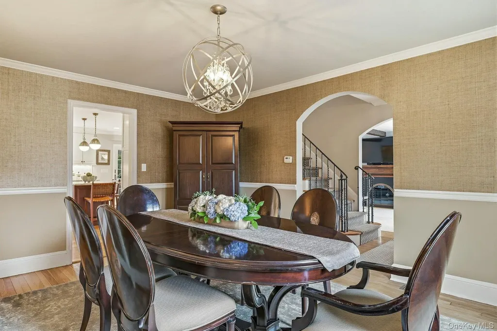 106 Thayer Road Manhasset NY 11030