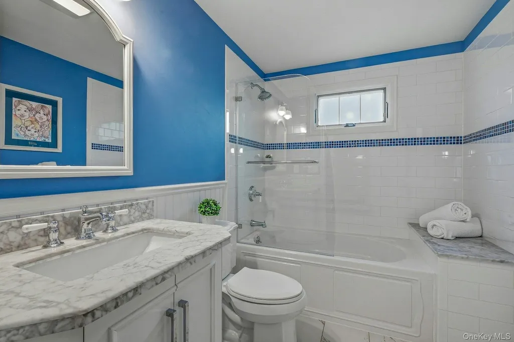 106 Thayer Road Manhasset NY 11030
