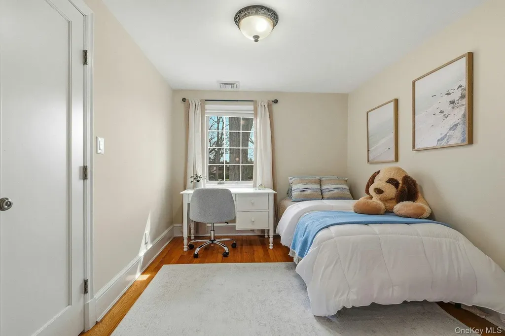 106 Thayer Road Manhasset NY 11030