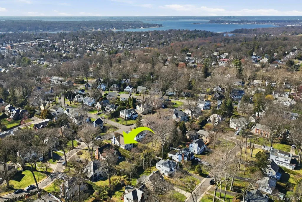 106 Thayer Road Manhasset NY 11030