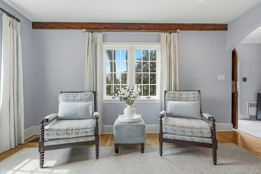 106 Thayer Road Manhasset NY 11030