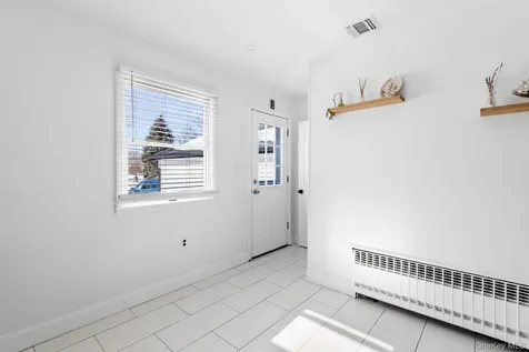38 Chenango Drive Bay Shore NY 11706