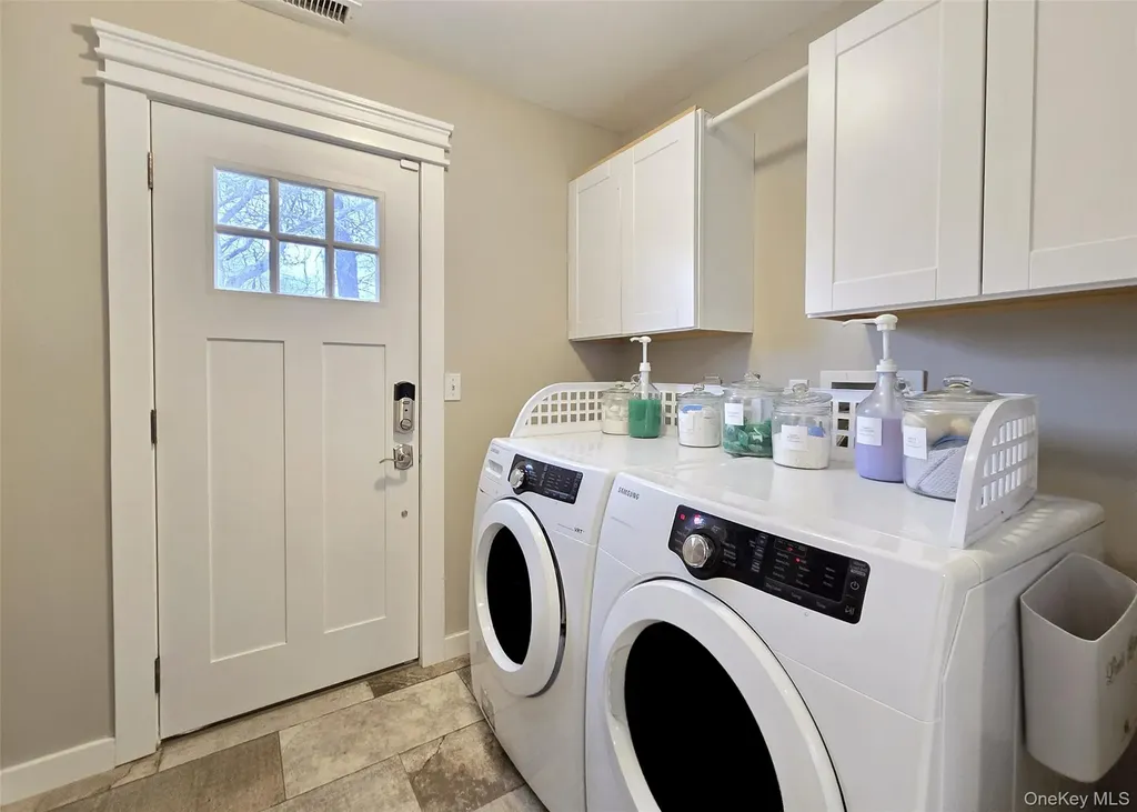 9 Keystone Court Centereach NY 11720