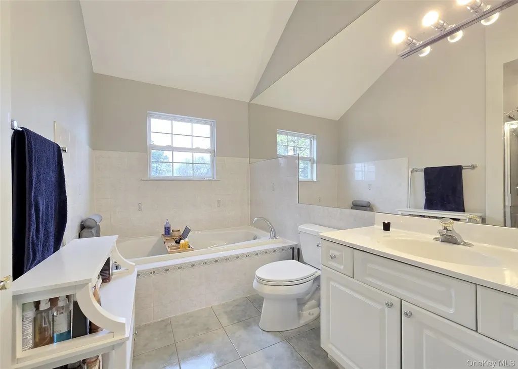 9 Keystone Court Centereach NY 11720