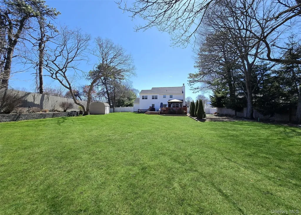 9 Keystone Court Centereach NY 11720