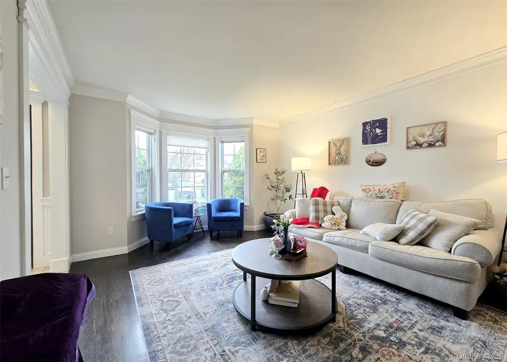 9 Keystone Court Centereach NY 11720
