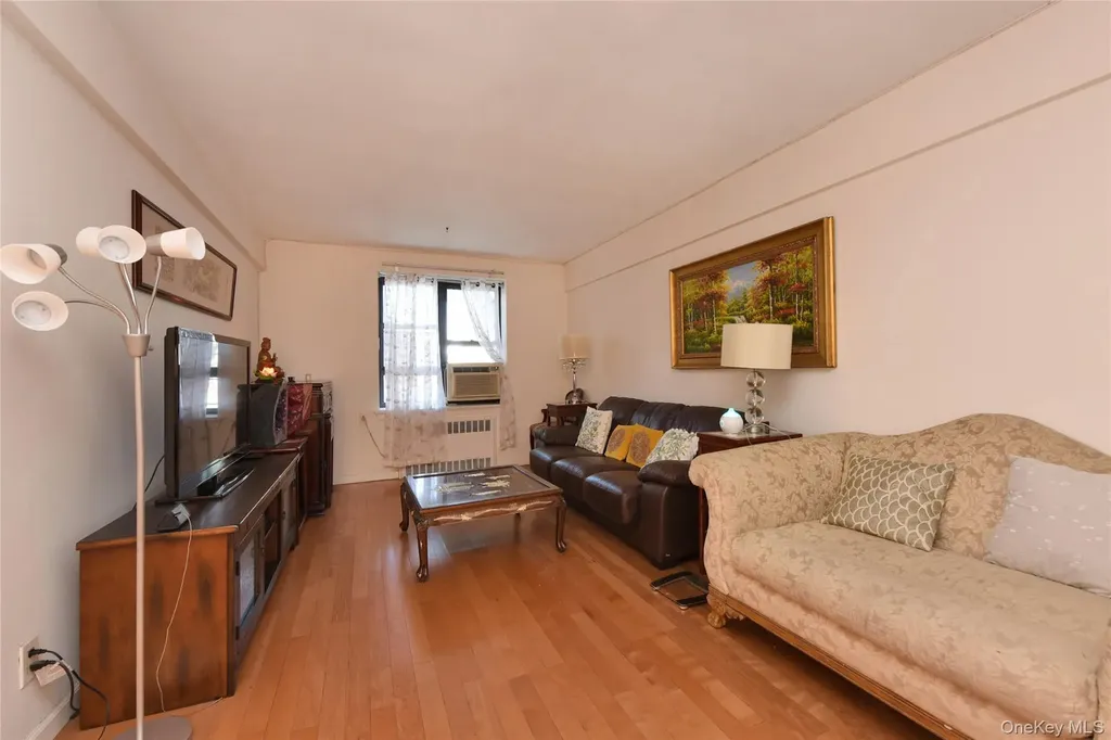 141-16 25th Road Flushing NY 11354