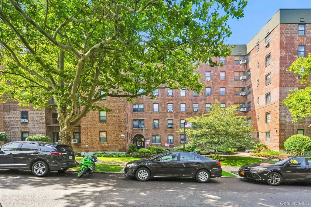 141-16 25th Road Flushing NY 11354