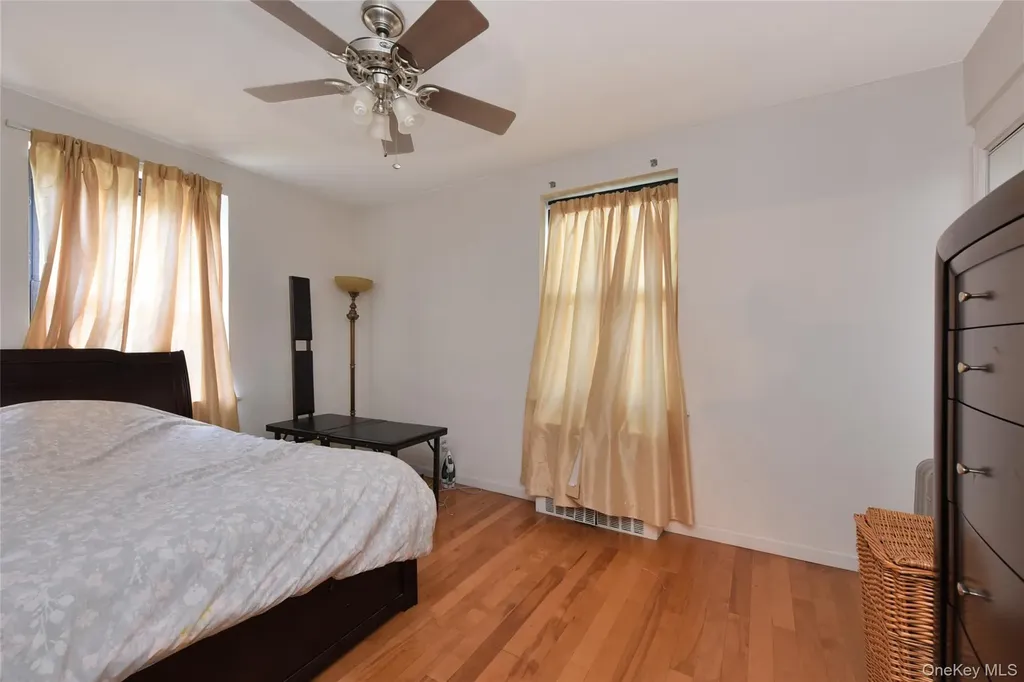141-16 25th Road Flushing NY 11354