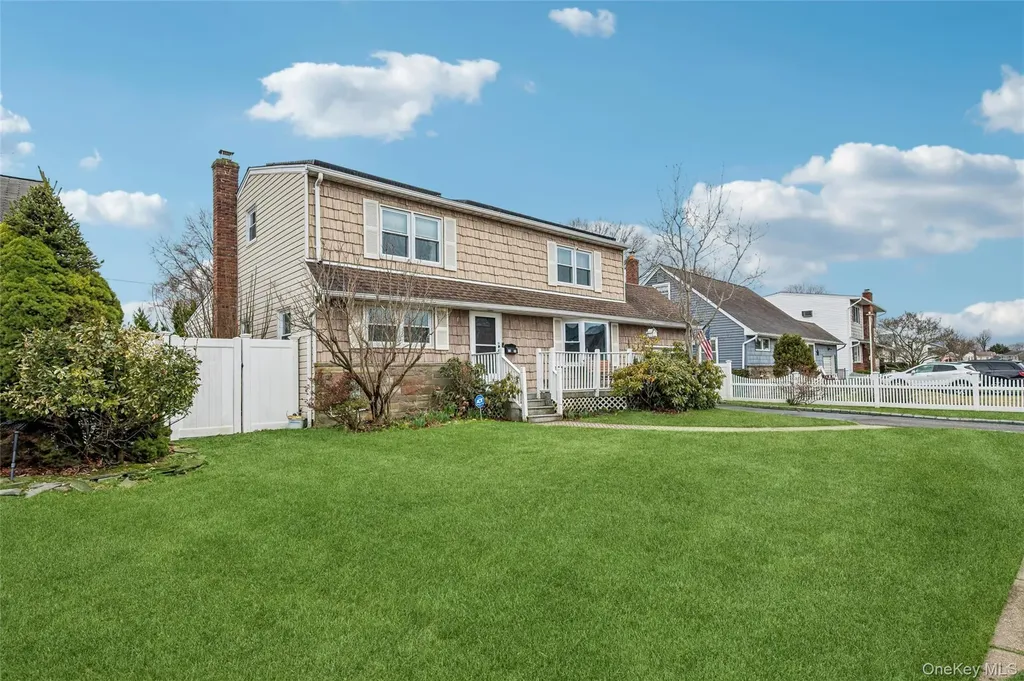 3634 Summer Drive Wantagh NY 11793