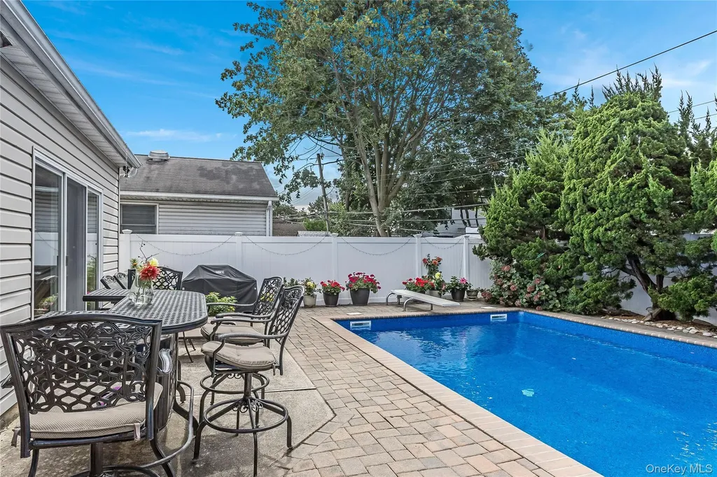 3634 Summer Drive Wantagh NY 11793