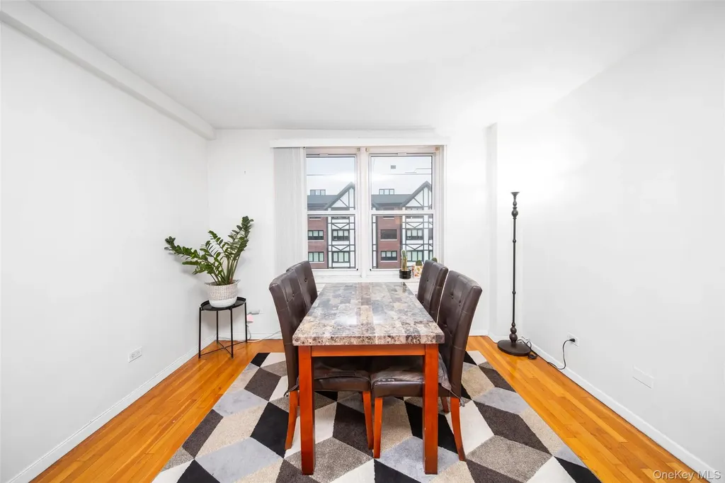 241-20 Northern Boulevard Douglaston NY 11362