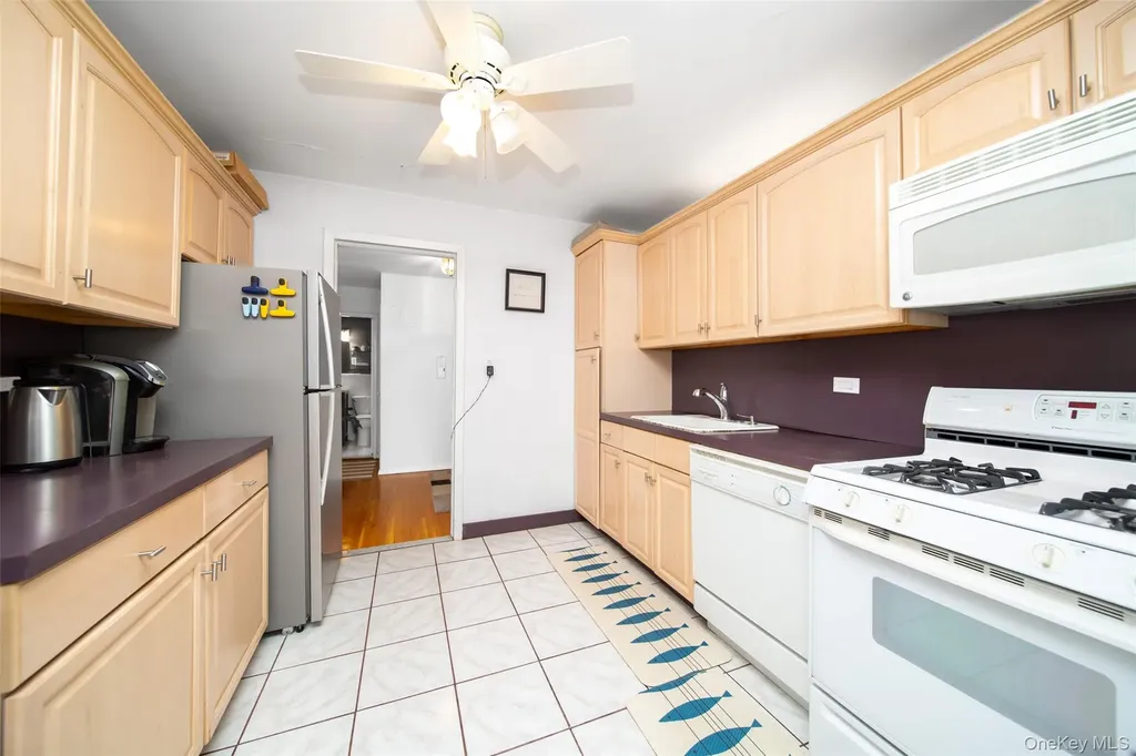 241-20 Northern Boulevard Douglaston NY 11362