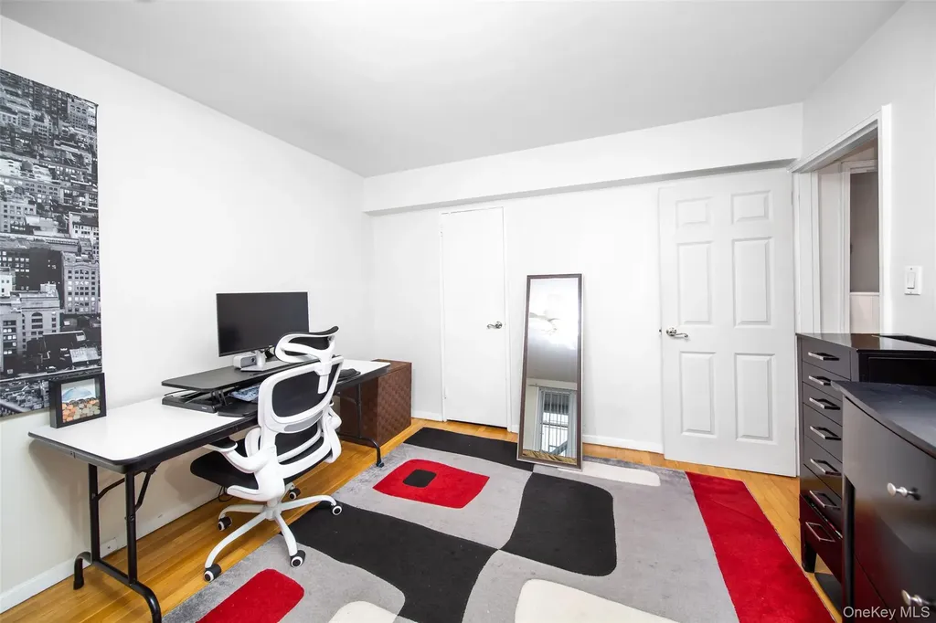 241-20 Northern Boulevard Douglaston NY 11362
