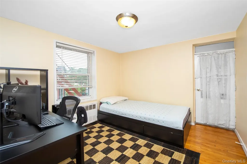 241-20 Northern Boulevard Douglaston NY 11362