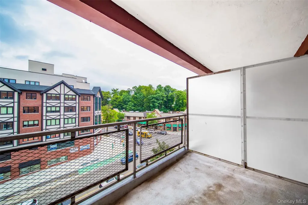 241-20 Northern Boulevard Douglaston NY 11362