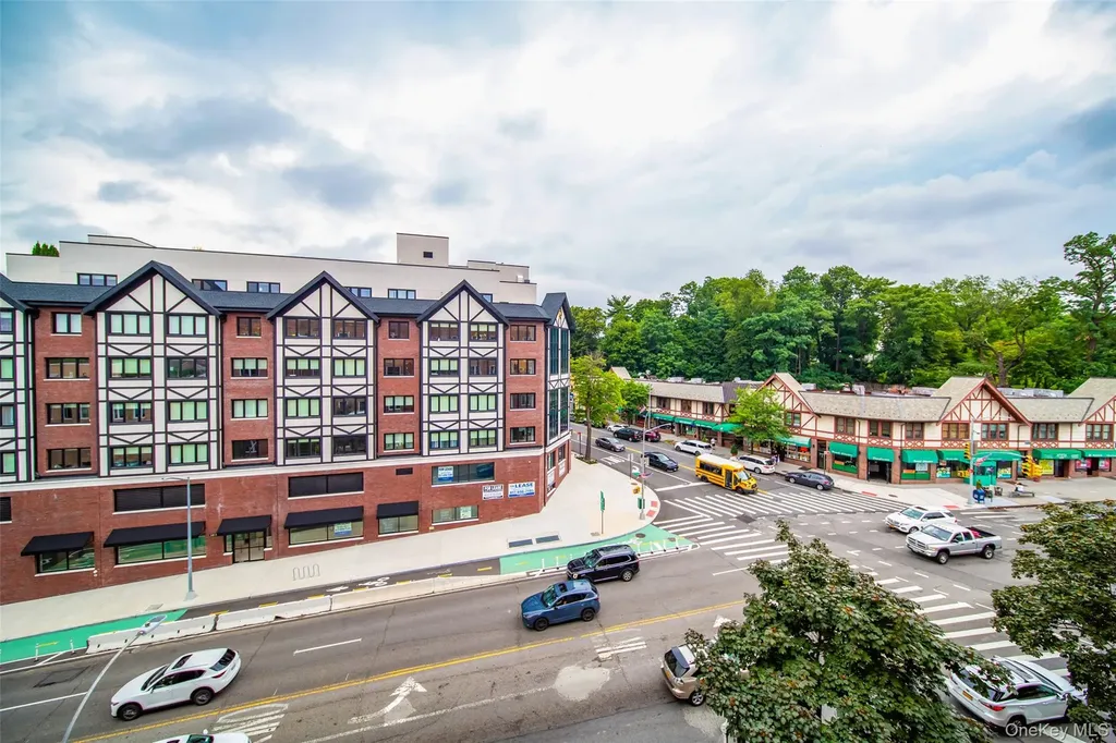 241-20 Northern Boulevard Douglaston NY 11362