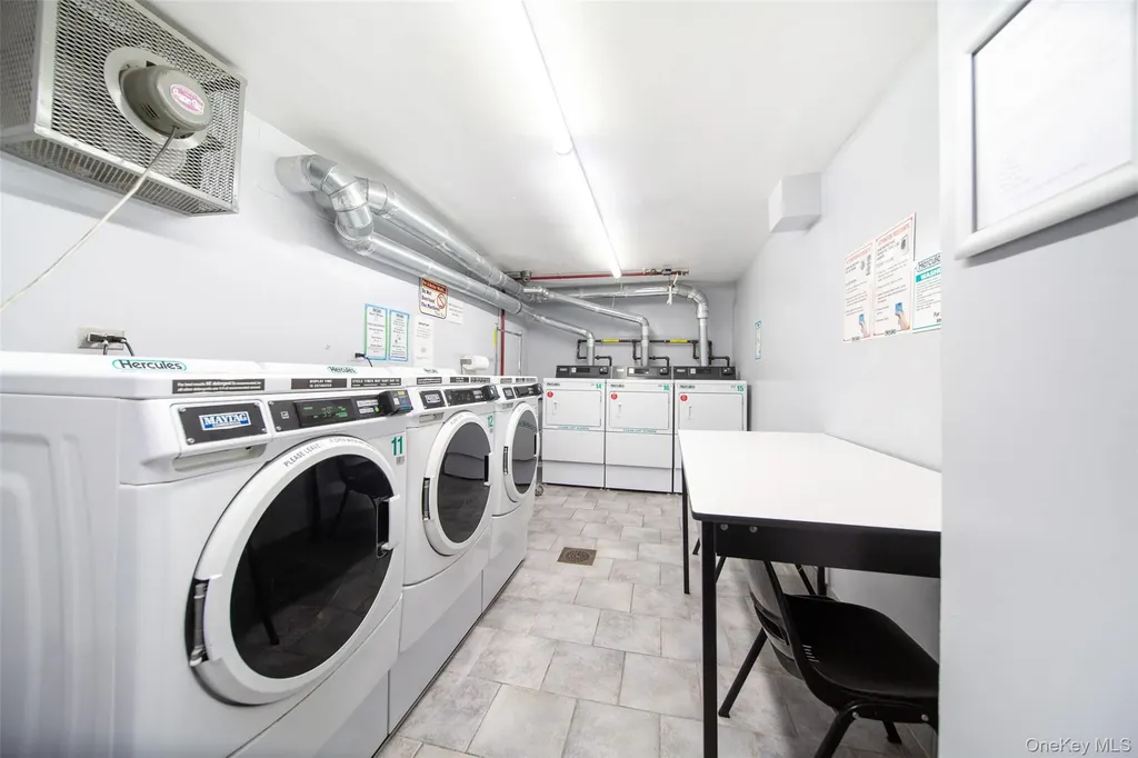 241-20 Northern Boulevard Douglaston NY 11362