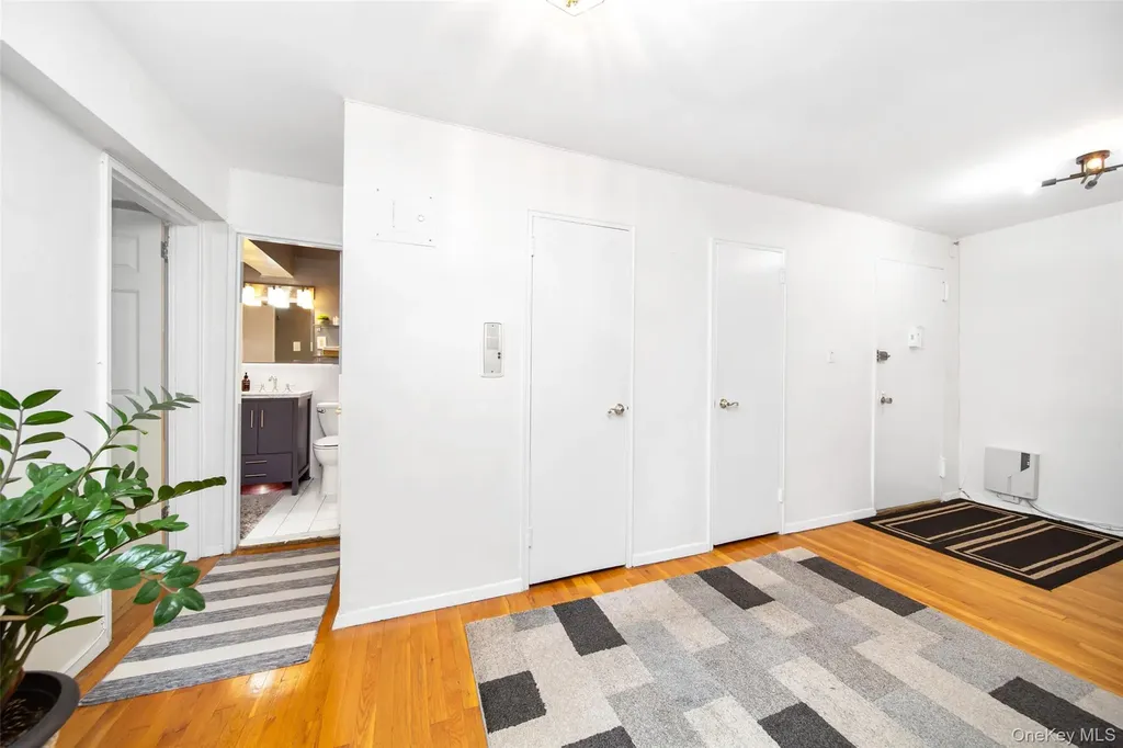 241-20 Northern Boulevard Douglaston NY 11362