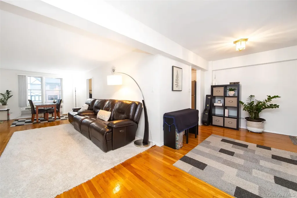 241-20 Northern Boulevard Douglaston NY 11362